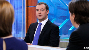 Медведев о Путине: "Всем пора расслабиться, это надолго"
