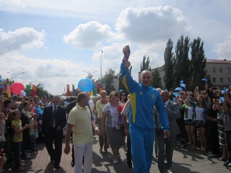 Ура! Герой Олимпиады вернулся домой!