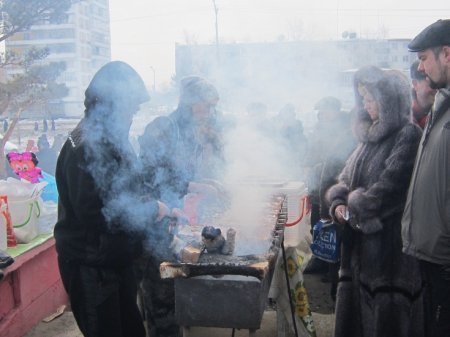 Зиму проводили, «солнцем» и дымом закусили!