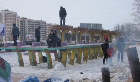 Зиму проводили, «солнцем» и дымом закусили!