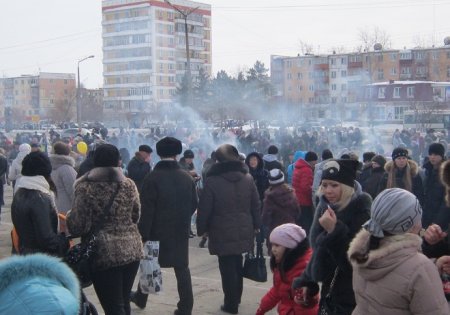 Зиму проводили, «солнцем» и дымом закусили!