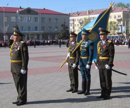 Звенит победная весна!