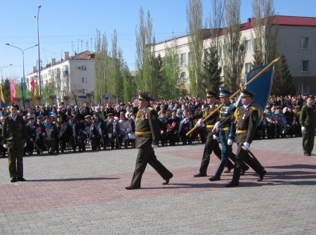 Звенит победная весна!