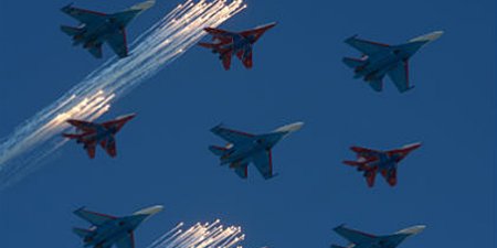 Парад Победы в Москве прошел с рекордным количеством авиации