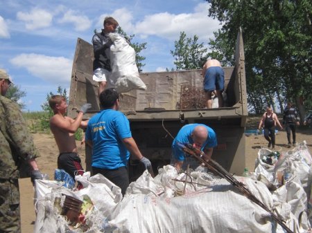 Две акции: патриотическая и экологическая