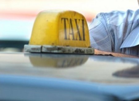 Полицейские освободили 39-летнего водителя такси, которого незаконно лишили свободы