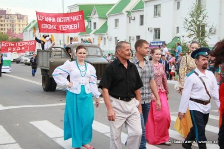 Карнавальное шествие в честь 135-летия Костаная стало самым массовым и красочным. (фото, видео)