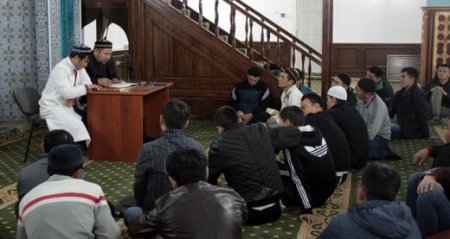 В мечетях Казахстана начали читать проповеди на русском языке