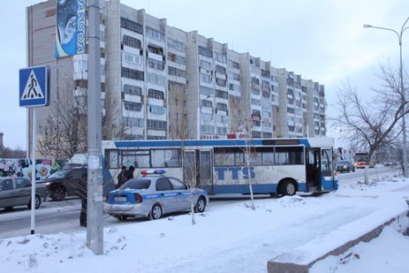 На дорогах Костаная из-за гололеда много аварий