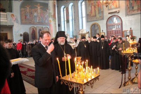 "Будем стараться быть солью земли" - костанайцев поздравили с Рождеством епископ и заместитель акима области