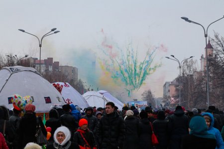 Наурыз в Костанае запомнился дневным фейерверком и конкурсом юрт