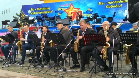 Первый парад оркестров в Костанае прошел под музыку дождя