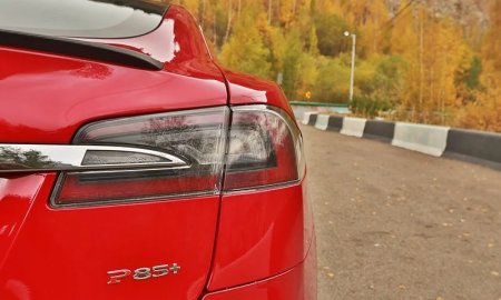 Tesla: как живется электромобилю в нефтяной стране?