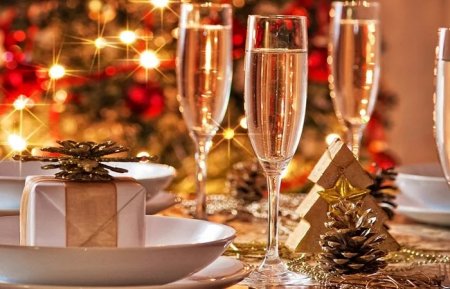 Казахстанцев призвали отказаться от спиртного на новогоднем столе