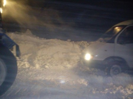 Сильный гололед в Костанайской области сняли на видео