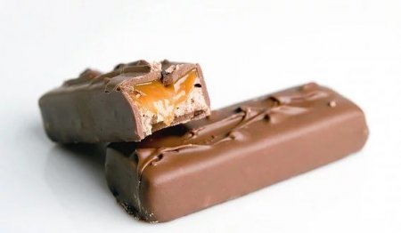 В шоколадках Mars и Snickers нашли пластик