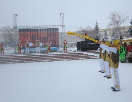 Наурыз: и снег, и солнце