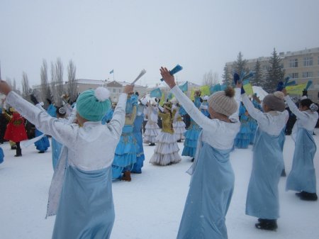 Наурыз: и снег, и солнце