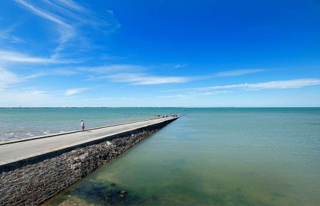 Удивительная дорога, дважды в сутки уходящая под воду