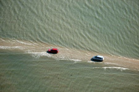 Удивительная дорога, дважды в сутки уходящая под воду