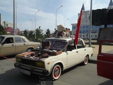 Сообщество любителей ретро-автомобилей "Retro Cats Kostanay" отметило год существования мини-выставкой