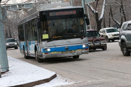 Двойная сплошная под снегом, а я развернулся