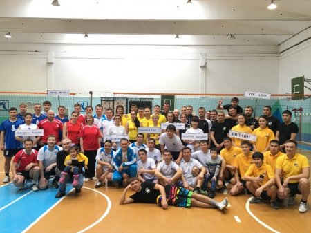 Журналисты, связисты и кабельщики участвуют в турнире по волейболу за кубок акима Костаная