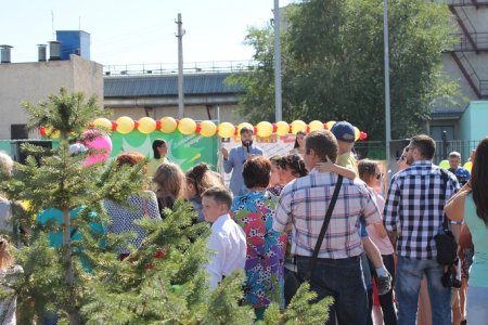 В два часа дня, после школьного звонка