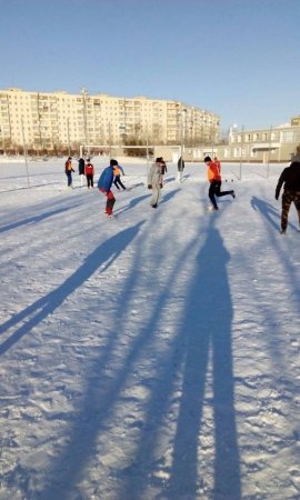 Экстремальный футбол в середине зимы