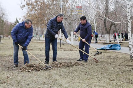 Двухмесячник по саночистке начался в Костанае с общегородского субботника