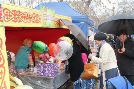 Хоть и в дождь, но весело