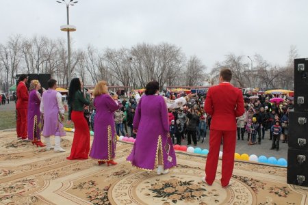 Хоть и в дождь, но весело