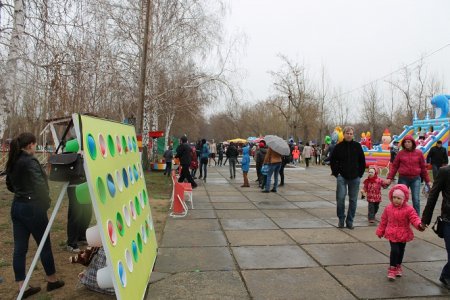 Хоть и в дождь, но весело