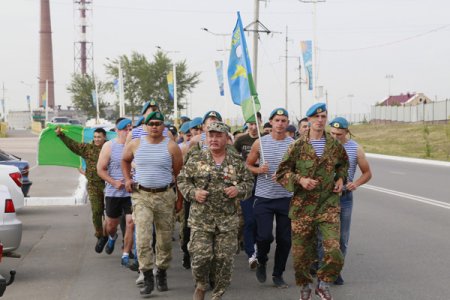 "Никто кроме нас!" - десантники провели благотворительный пробег с участием ветеранов афганской войны в Костанае