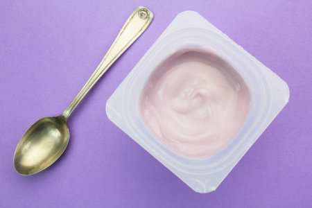Йогурты следует вычеркнуть из списка здоровых продуктов