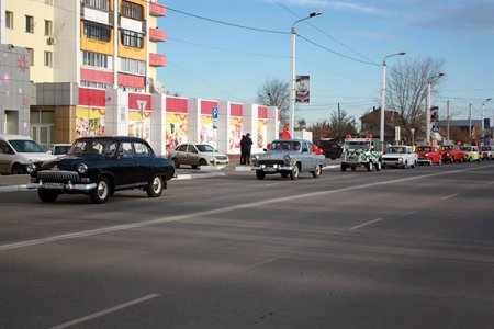 Пробег ретро-автомобилей посвятили 101-летию ВЛКСМ в Костанае